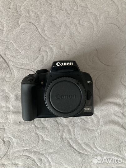 Зеркальный фотоаппарат canon eos 1000D