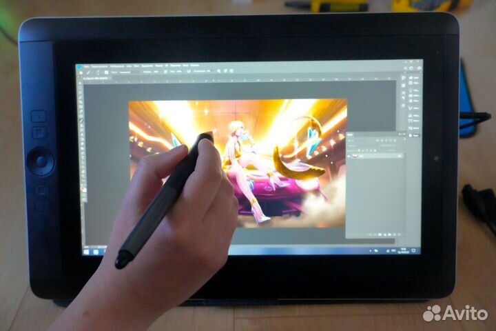 Планшет 13' Wacom Cintiq Companion DTH-W1300 256gb