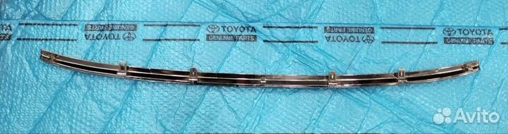 Молдинг решетки бампера Хайлендер 2 Оригинал