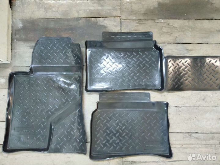 Продам ковры toyota avensis
