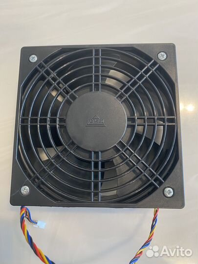 Cерверный вентилятор delta AFC1512DG 150 мм