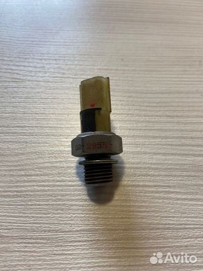 Датчик давления масла Renault Megane