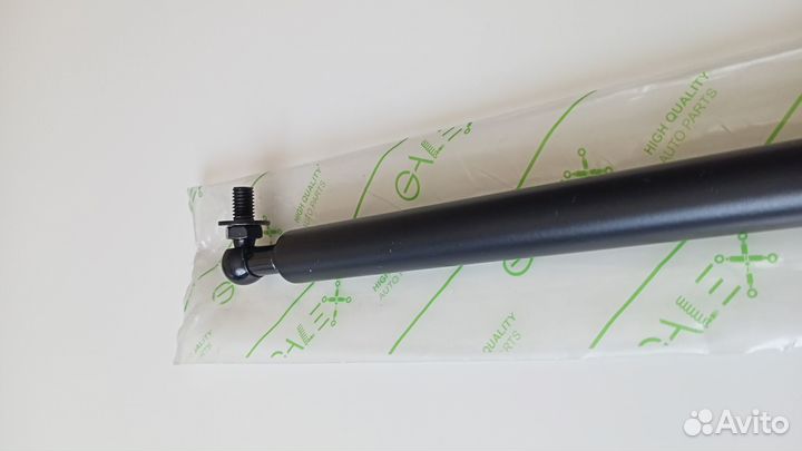 Land Cruiser 200 упоры капота (пара)