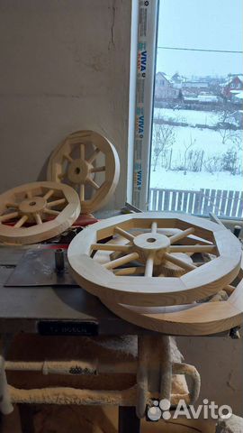Колесо деревянное от телеги неокованное