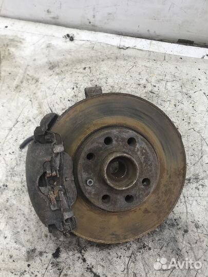 Кулак поворотный передний левый Opel Astra