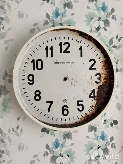 Старинные настенные часы