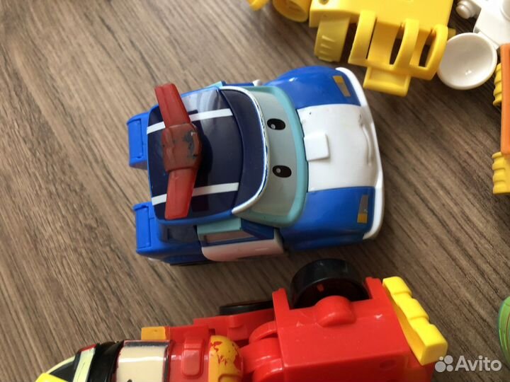 Игрушки робокар поли