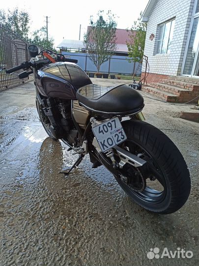 Yamaha XJR 400