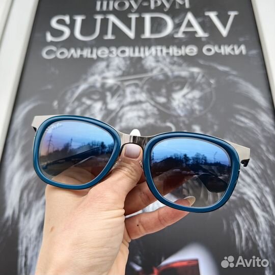 Солнцезащитные очки Ray-Ban