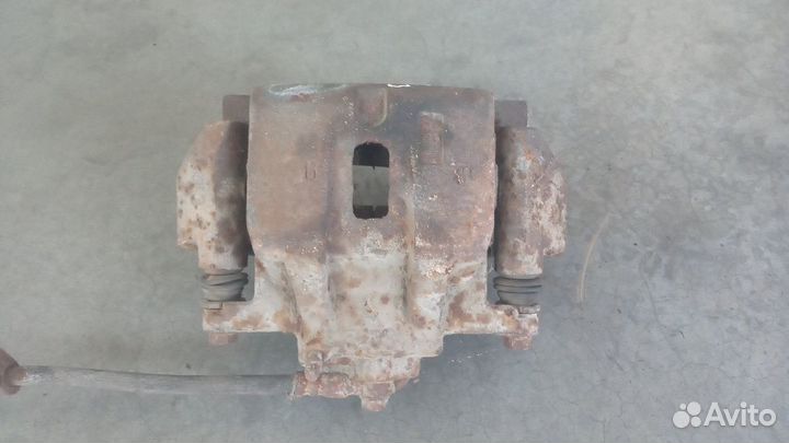 Суппорт тормозной передний lexus RX 2