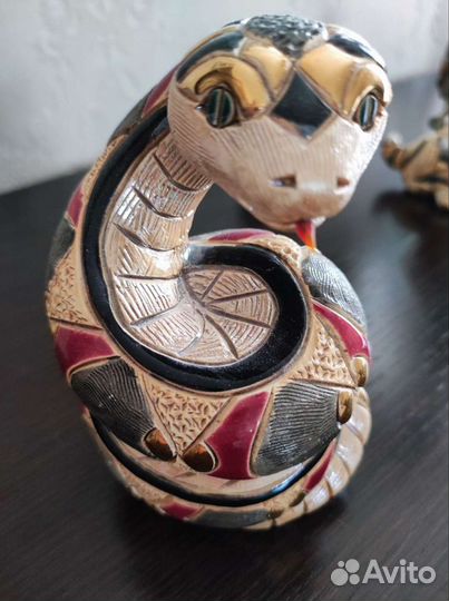 Статуэтки художественные из керамики с позолотой