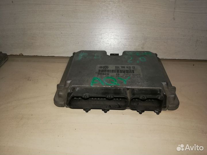 Блок управления двигателем Volkswagen Golf