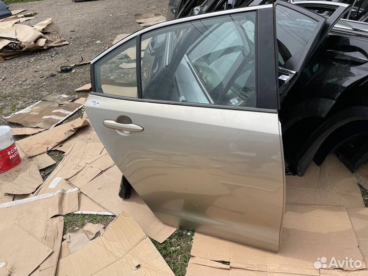 Задняя правая дверь Тойота Королла Е210