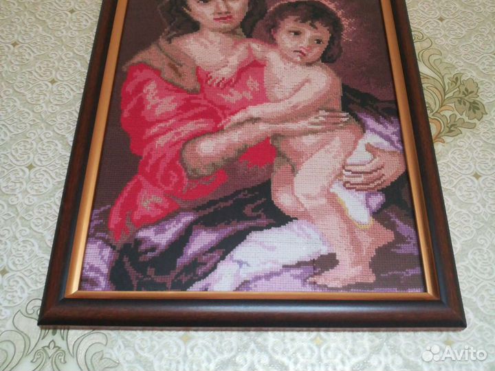Картина дева Мария с ребенком вышивка