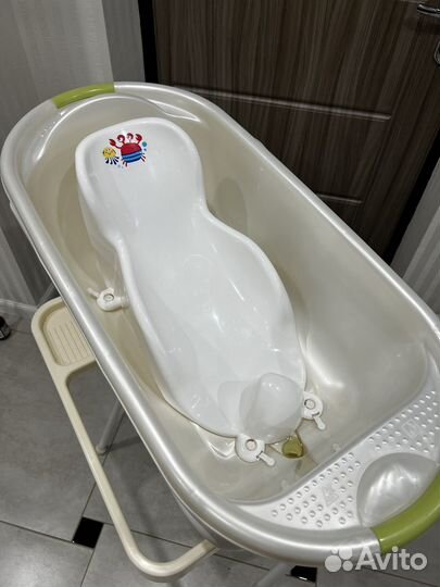 Детская ванночка для купания с подставкой