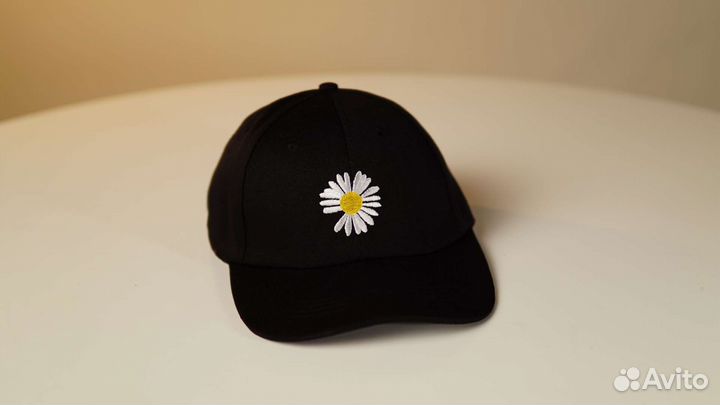 Кепка с ромашкой Новая