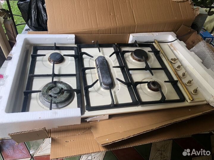Газовая варочная панель 5 конфорок Смег