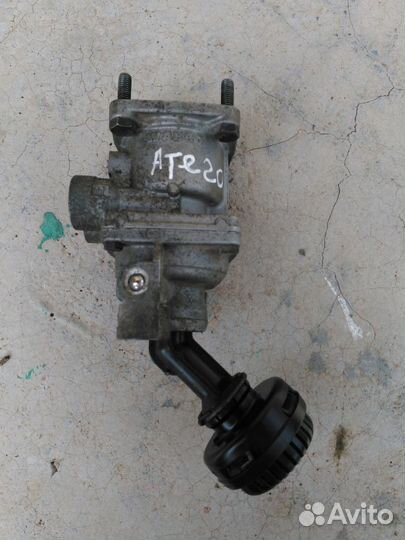 Кран главный тормозной для грузовик Меrcedes-atego