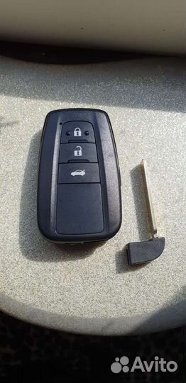 Ключ toyota camry