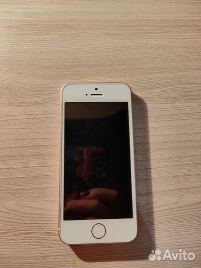 iPhone SE, 32 ГБ