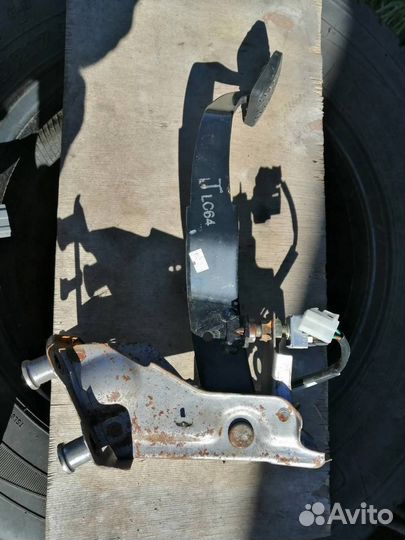 Педаль тормоза Mazda MPV LW