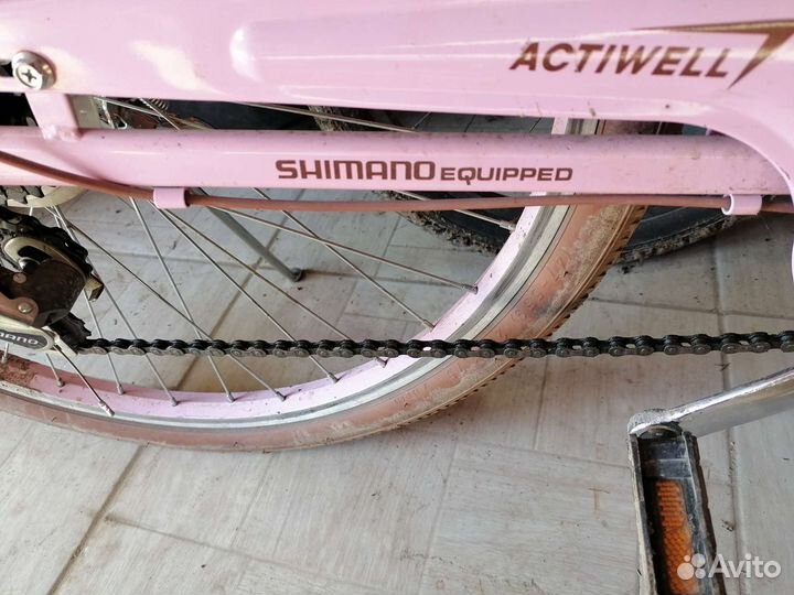 Велосипед с корзиной розовый