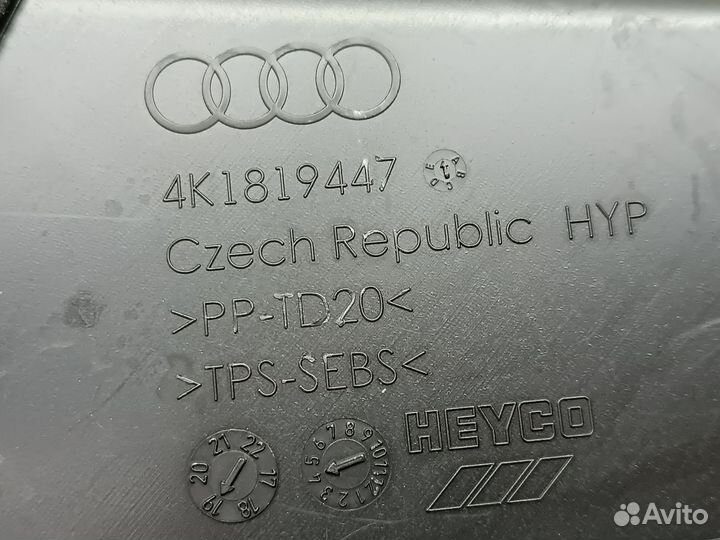 Накладка под лобовое стекло левая Audi A6 4K 2019