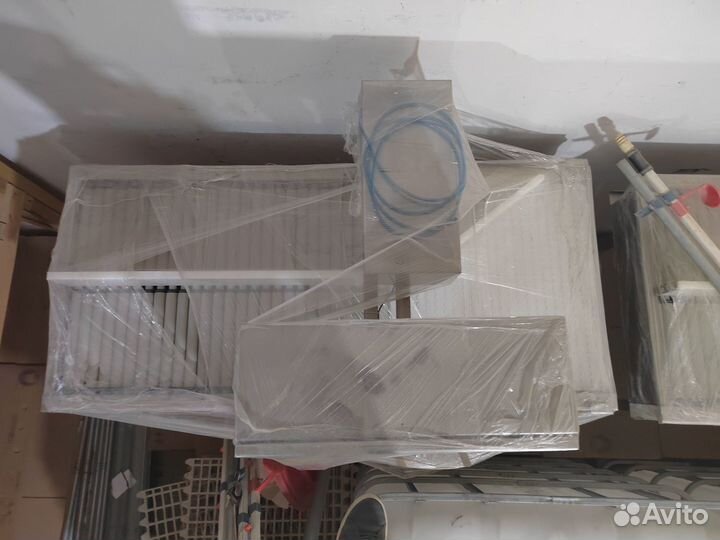 Конвейер накопительный с разделением на два потока