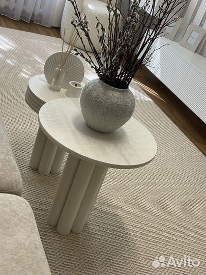 Дизайнерский журнальный столик новый