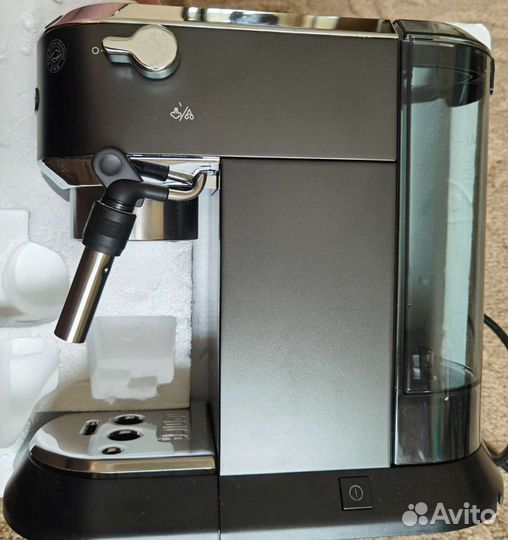 Кофеварка Delonghi dedica