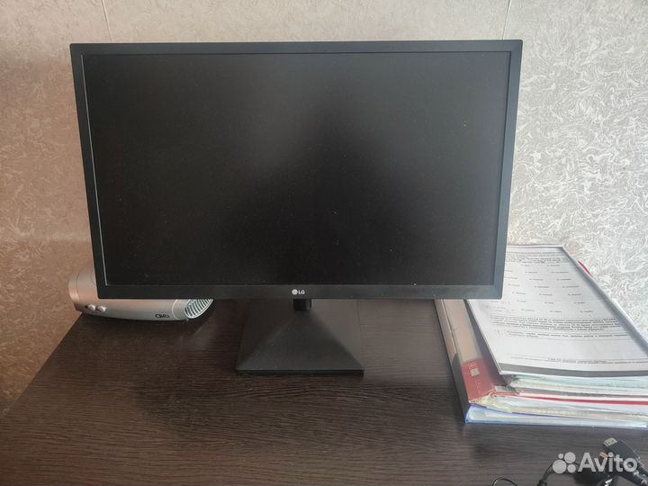 Монитор LG 24 дюйма