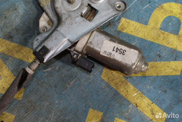 Передний правый стеклоподъемник Ford Focus 1