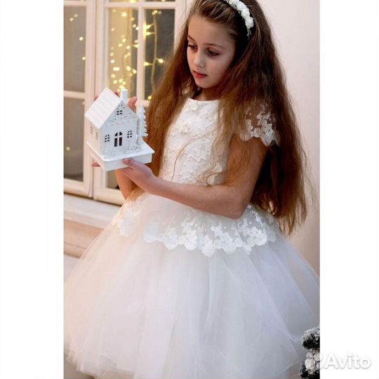 Платье белое