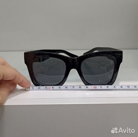 Солнцезащитные очки женские hm