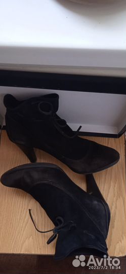 Полусапожки женские замшевые 40 размера