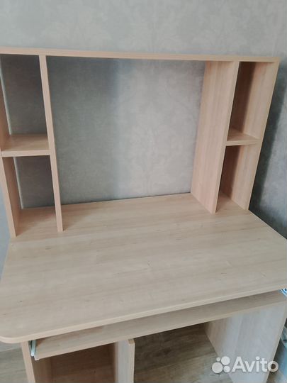 Письменный стол