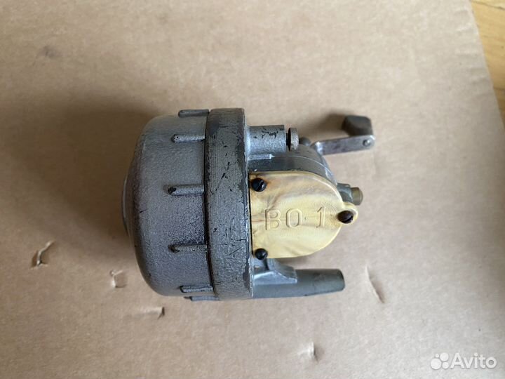 Катушка спиннинговая безынерционная СССР