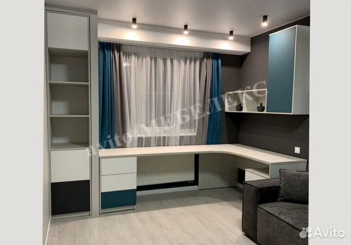 Рабочая зона у окна