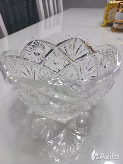 Продаю вазочку хрустальную