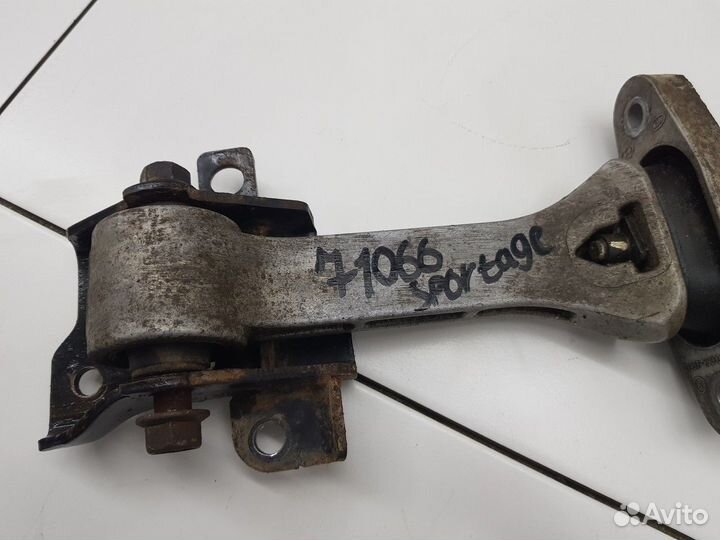 Опора двигателя задняя