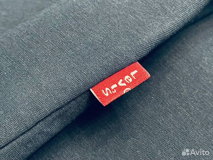 Футболка Levis