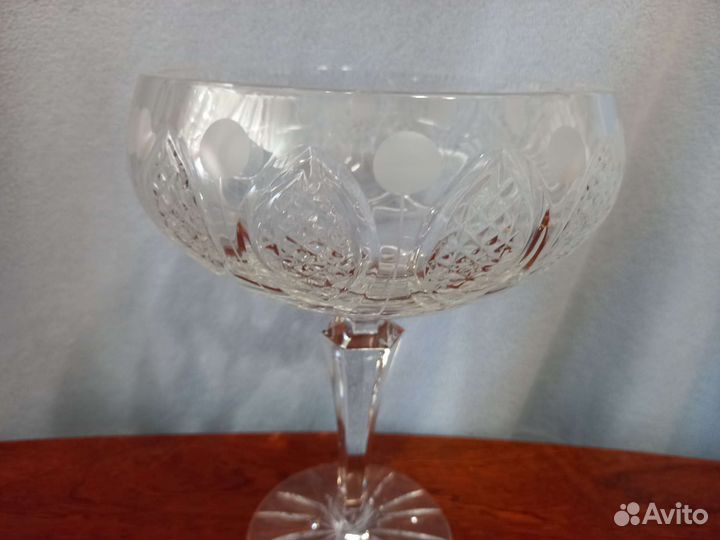 Хрустальные вазы и ладьи, много разных