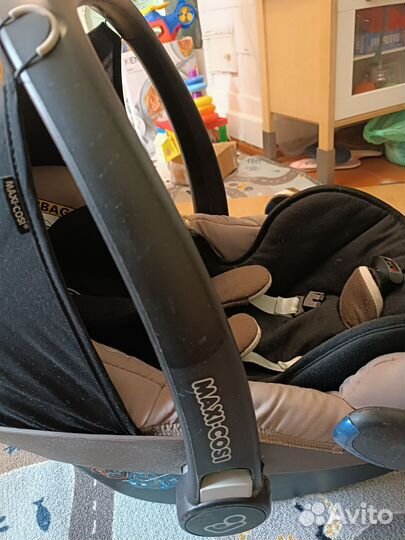 Детское автокресло от 0 maxi cosi
