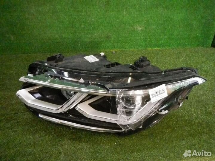 Фара левая Volkswagen Tiguan