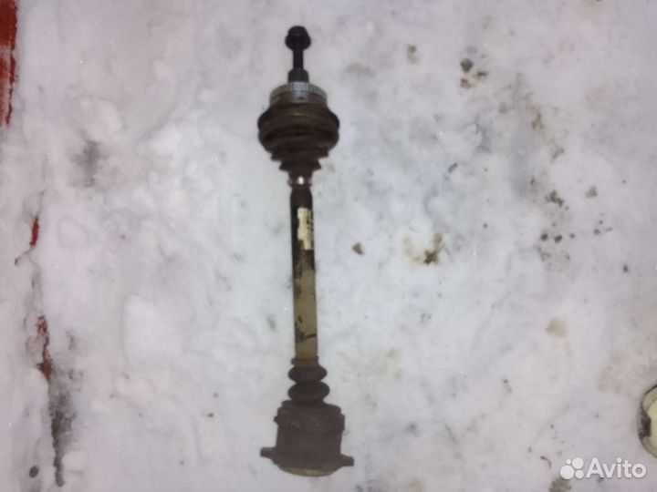 Шруз-Привод левый VW 1.8 AT b5+,шруз