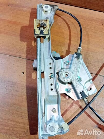 Стеклопод электр. передн правый Geely Emgrand EC7