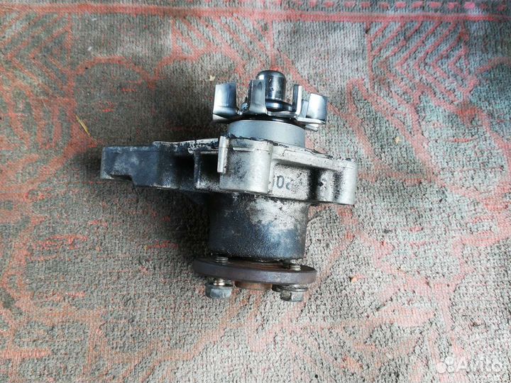 Помпа водяная Митсубиси Паджеро Мини 2