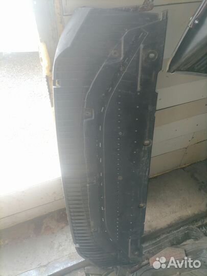 Продам нижнию защиту бампера на Audi