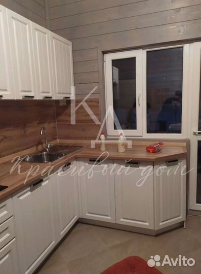 Угловой кухонный гарнитур в наличии