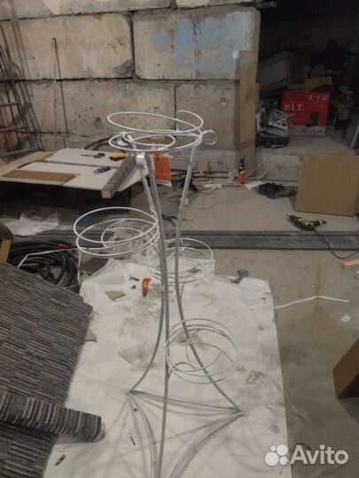 Подставка для цветов, горшки